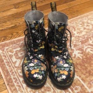 Dr. martens floral boots